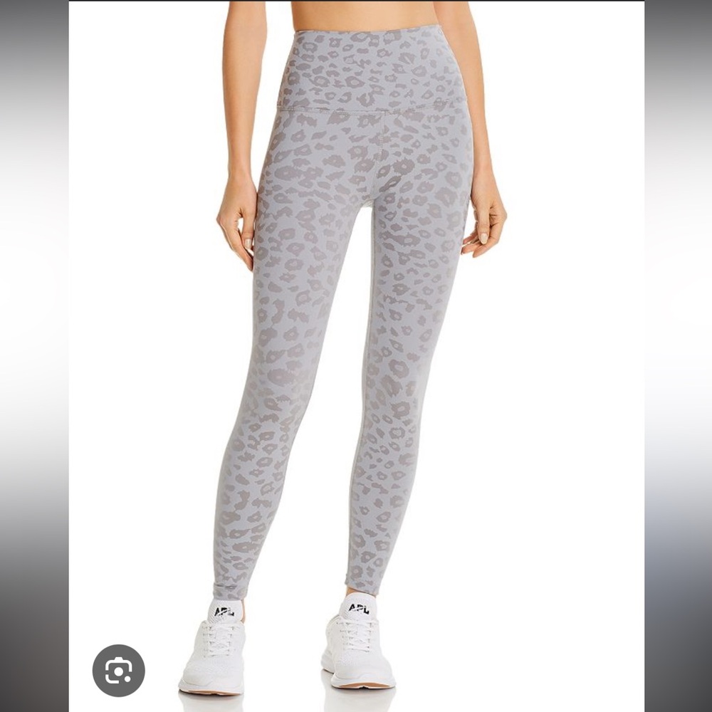 Beyond Yoga High Waisted Midi Leggings - Gray Leopard 🩶